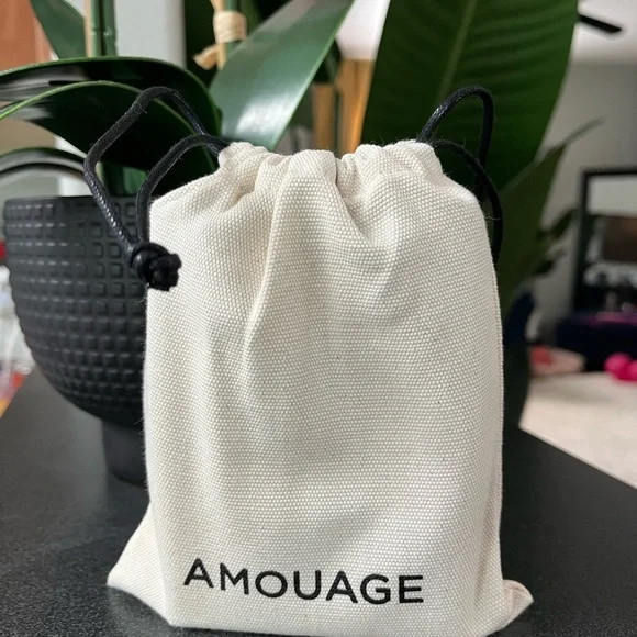 Amouage Essence Sampler Set - Picture 2 of 6